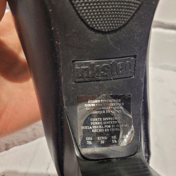 Unlisted Shoes - Picture 5 of 5